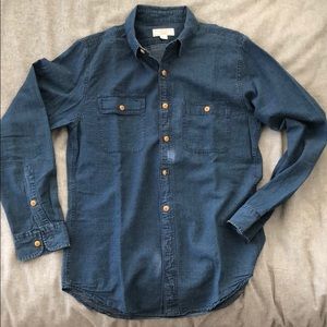 Men’s JCrew Wallace & Barnes chambray shirt